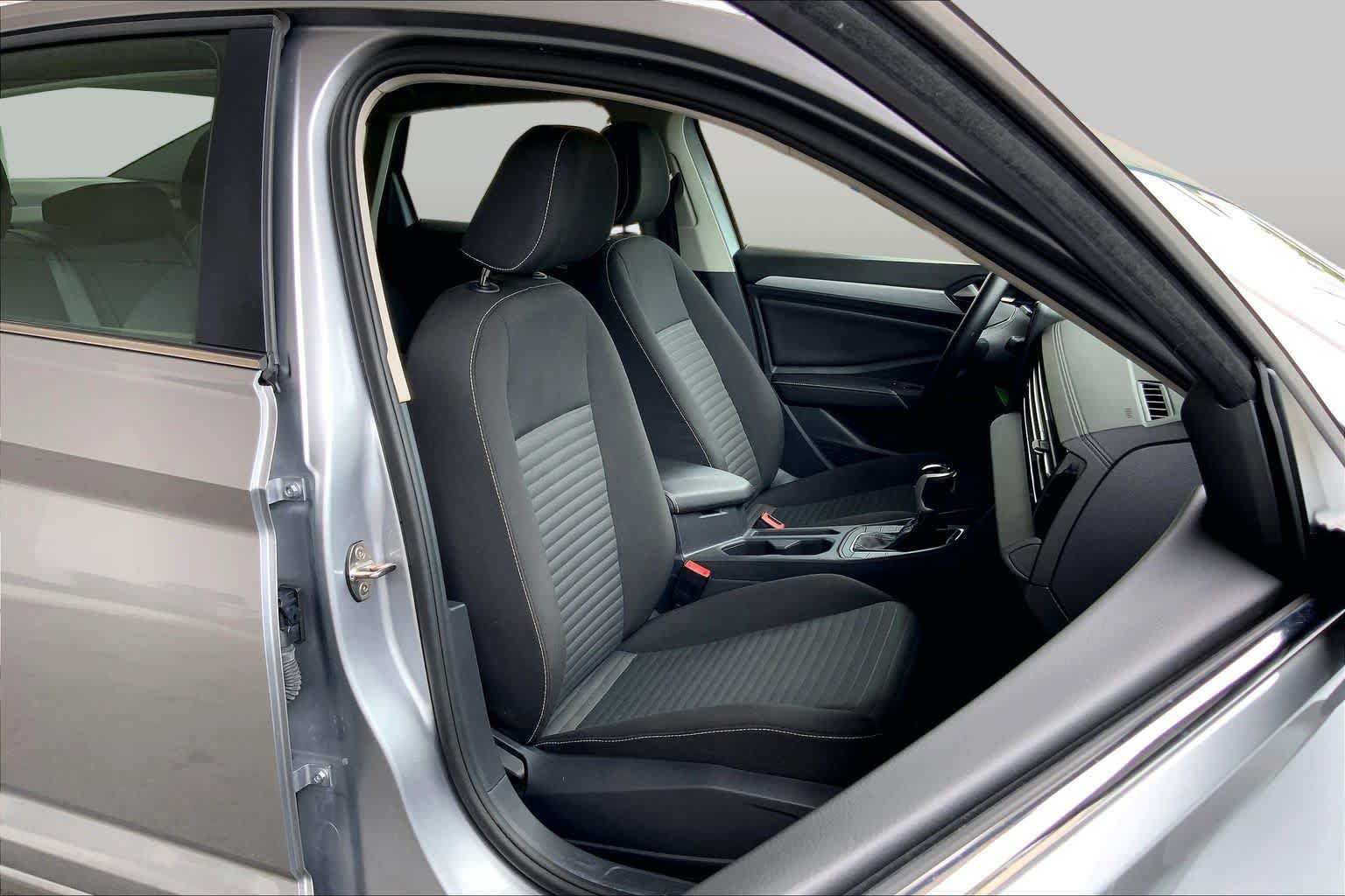 Used 2025 Volkswagen Jetta S FWD image 9