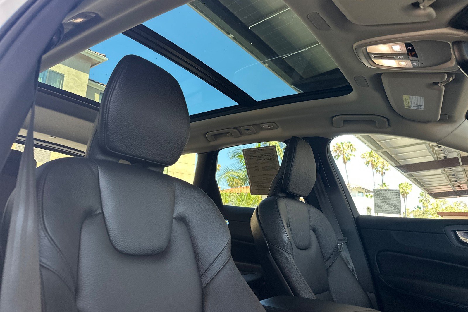 Certified 2023 Volvo XC60 T8 Plus AWD/4WD image 22
