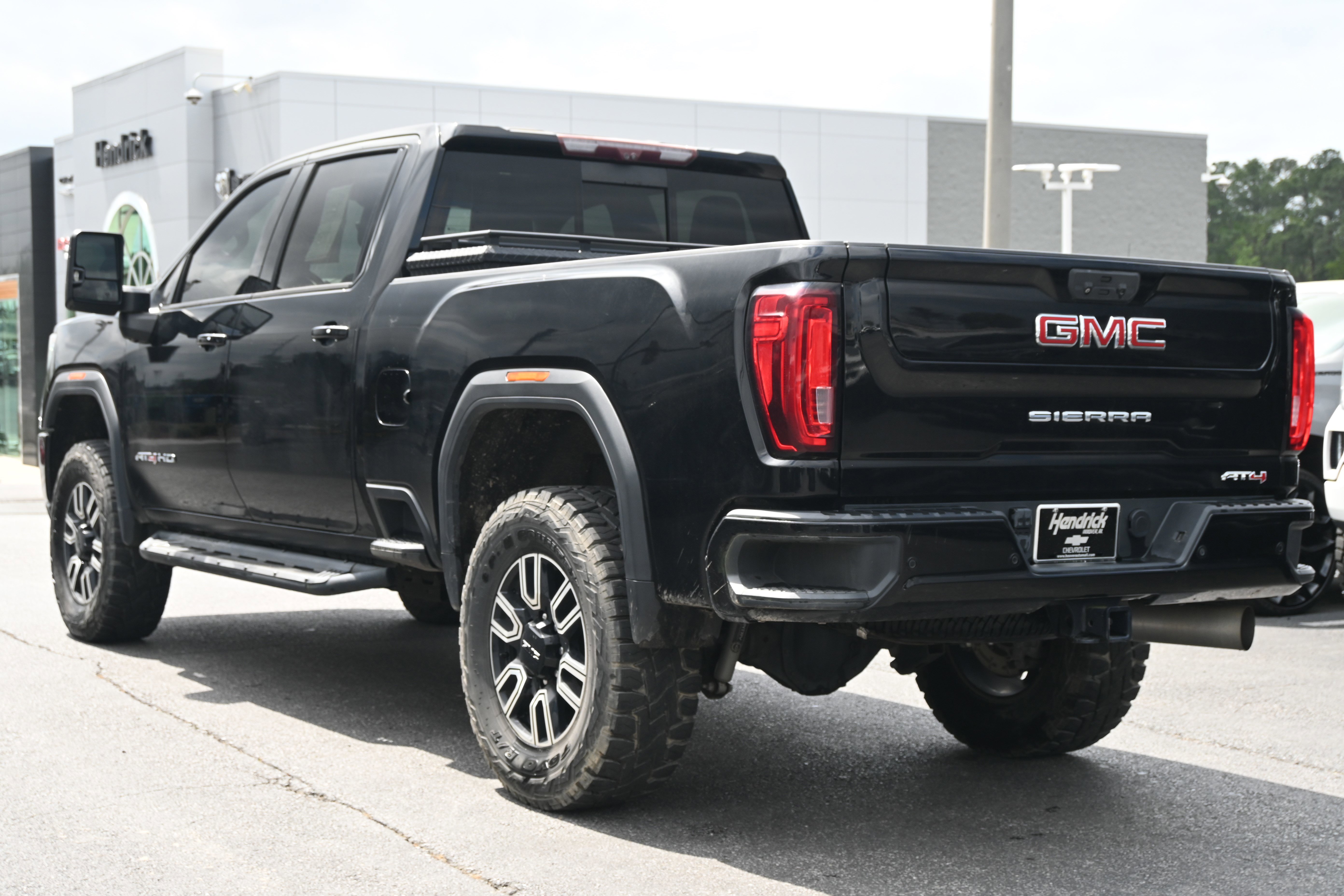 Used 2020 GMC Sierra 2500 AT4 w/ AT4 Premium Package image 11