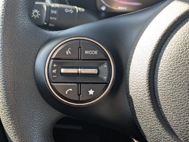 Certified 2025 Kia Soul LX w/ LX Technology Package FWD image 23