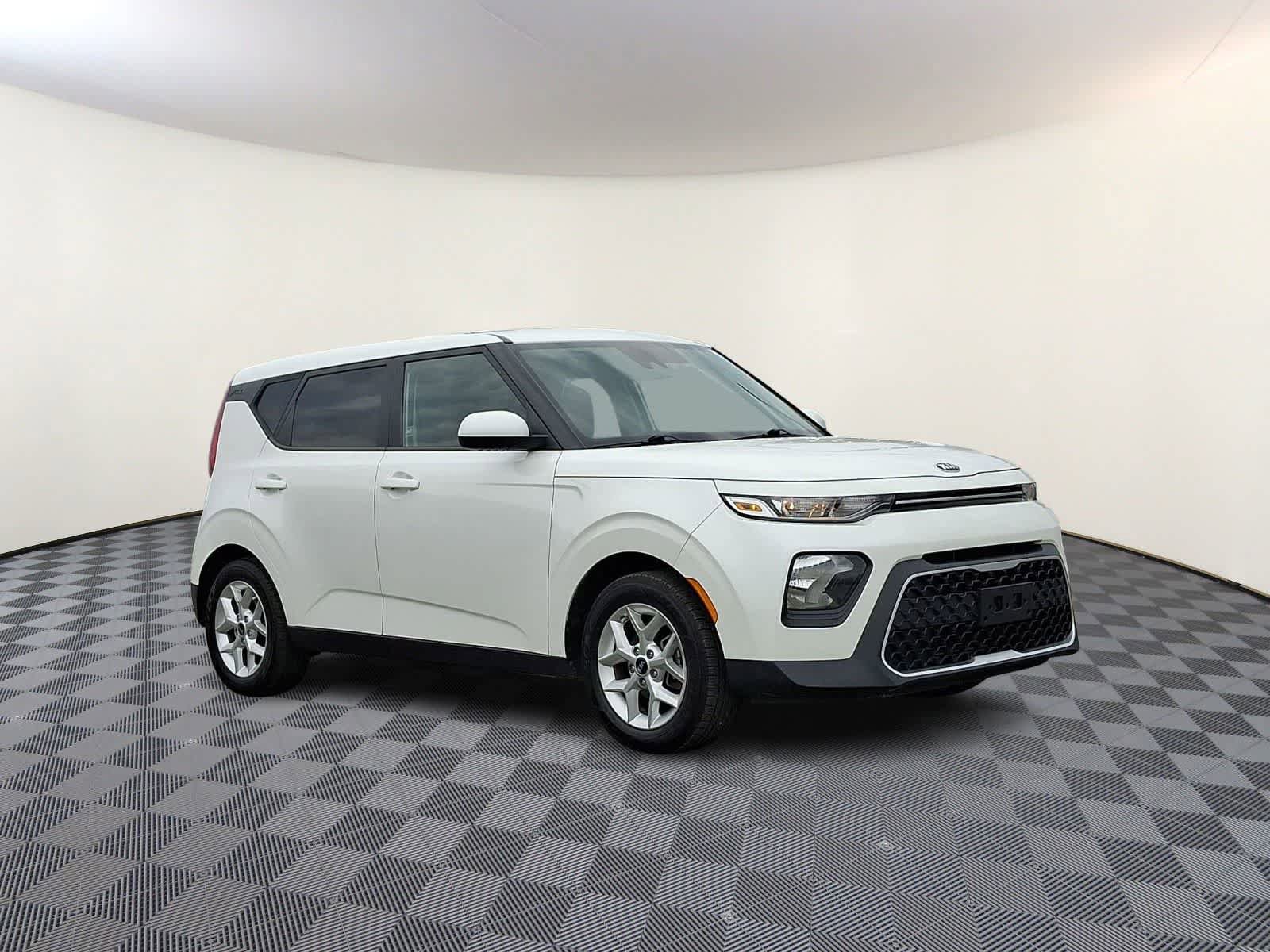 Used 2021 Kia Soul S FWD image 4