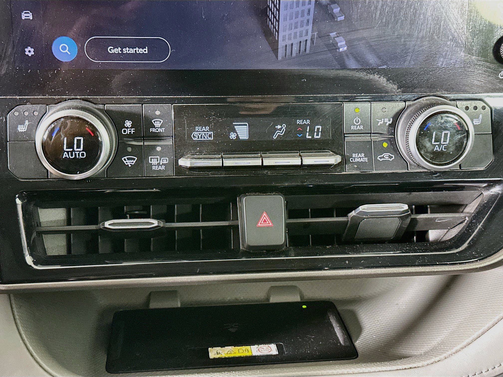 Used 2023 Toyota Highlander XLE FWD image 24