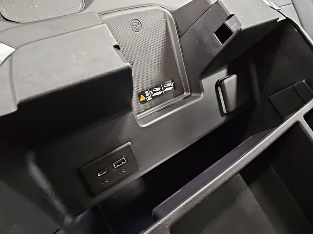 Used 2022 GMC Sierra 1500 SLT w/ SLT Premium Plus Package image 24