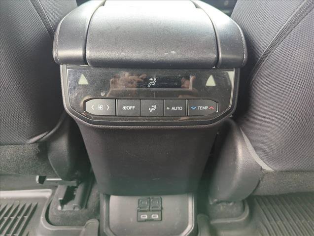 Used 2023 Toyota Highlander L AWD/4WD image 23