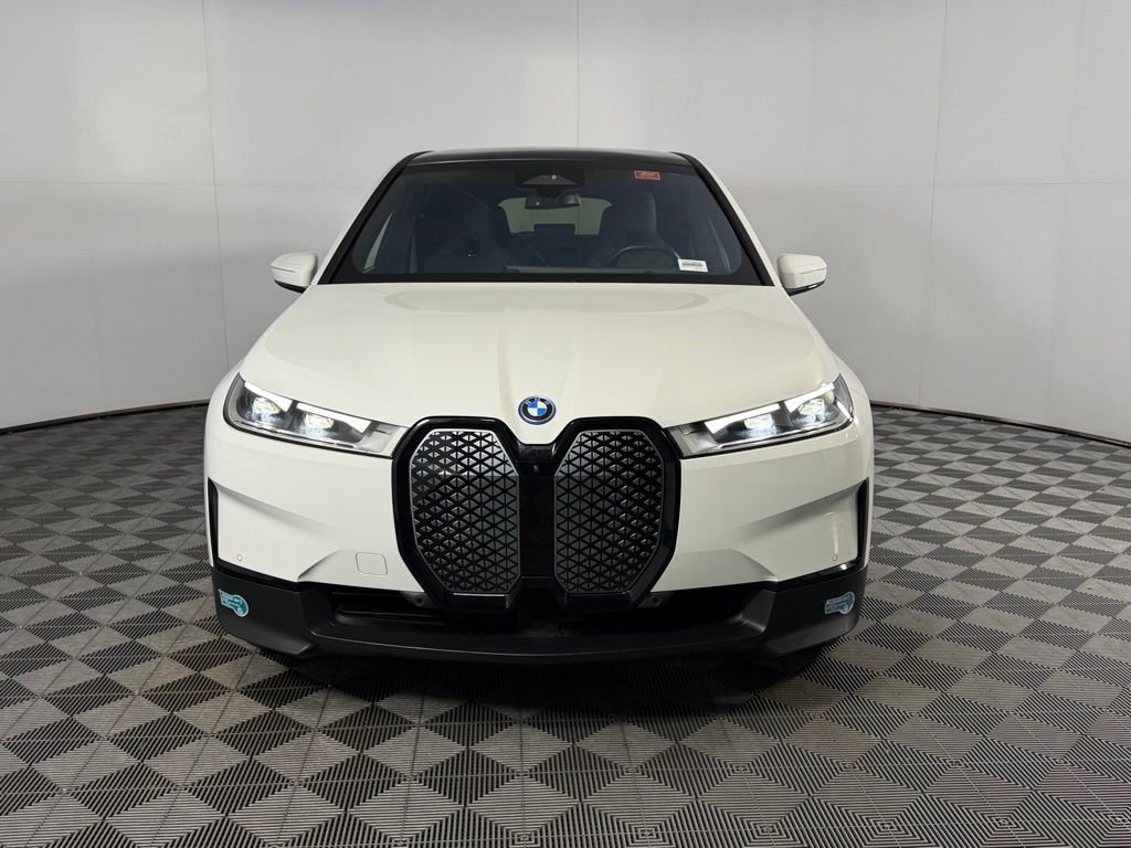 Used 2024 BMW iX xDrive50 w/ Convenience Package AWD/4WD image 9
