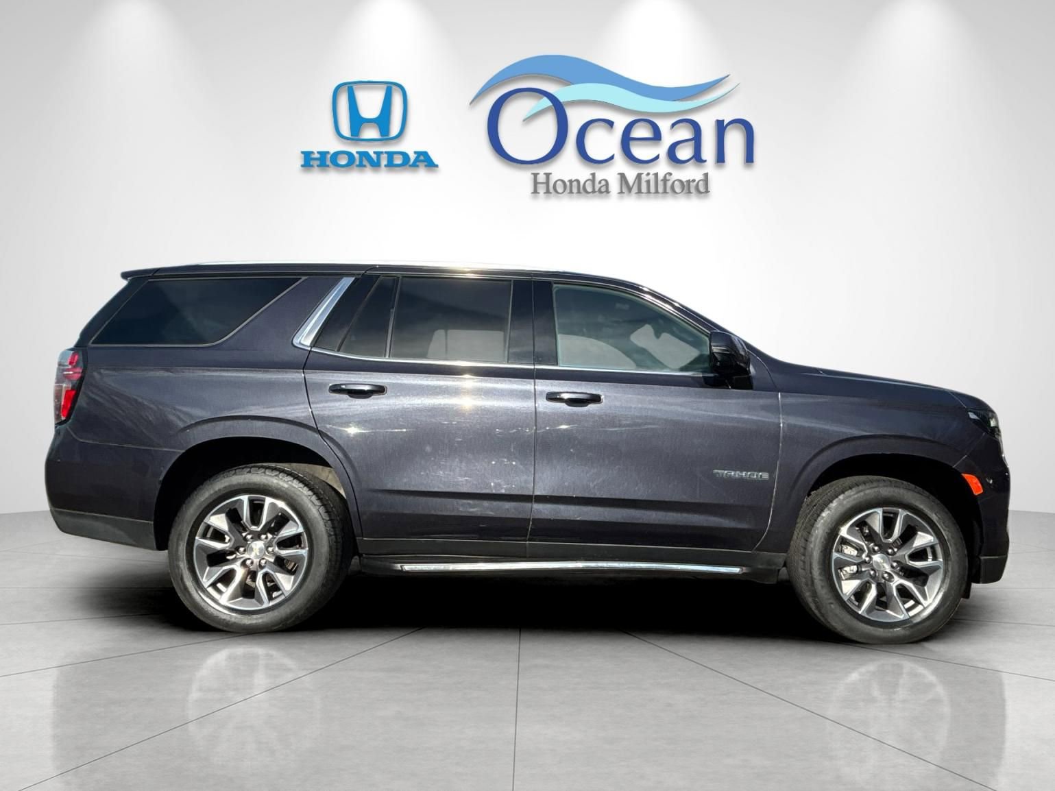 Used 2023 Chevrolet Tahoe LT w/ Luxury Package image 6