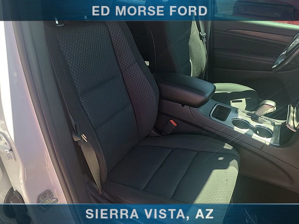 Used 2020 Jeep Grand Cherokee Laredo AWD/4WD image 35