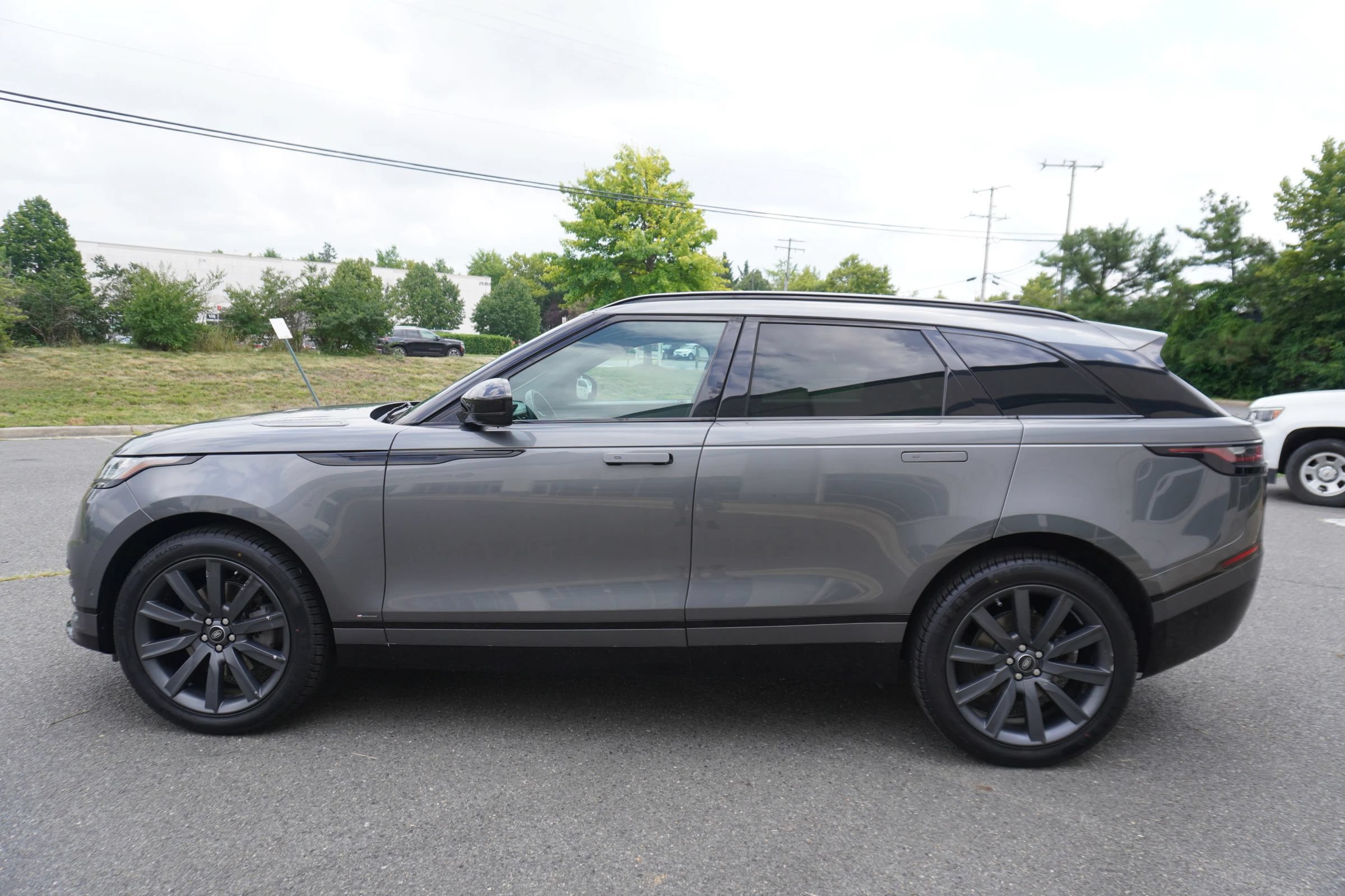 Used 2018 Land Rover Range Rover Velar R-Dynamic HSE AWD/4WD image 4