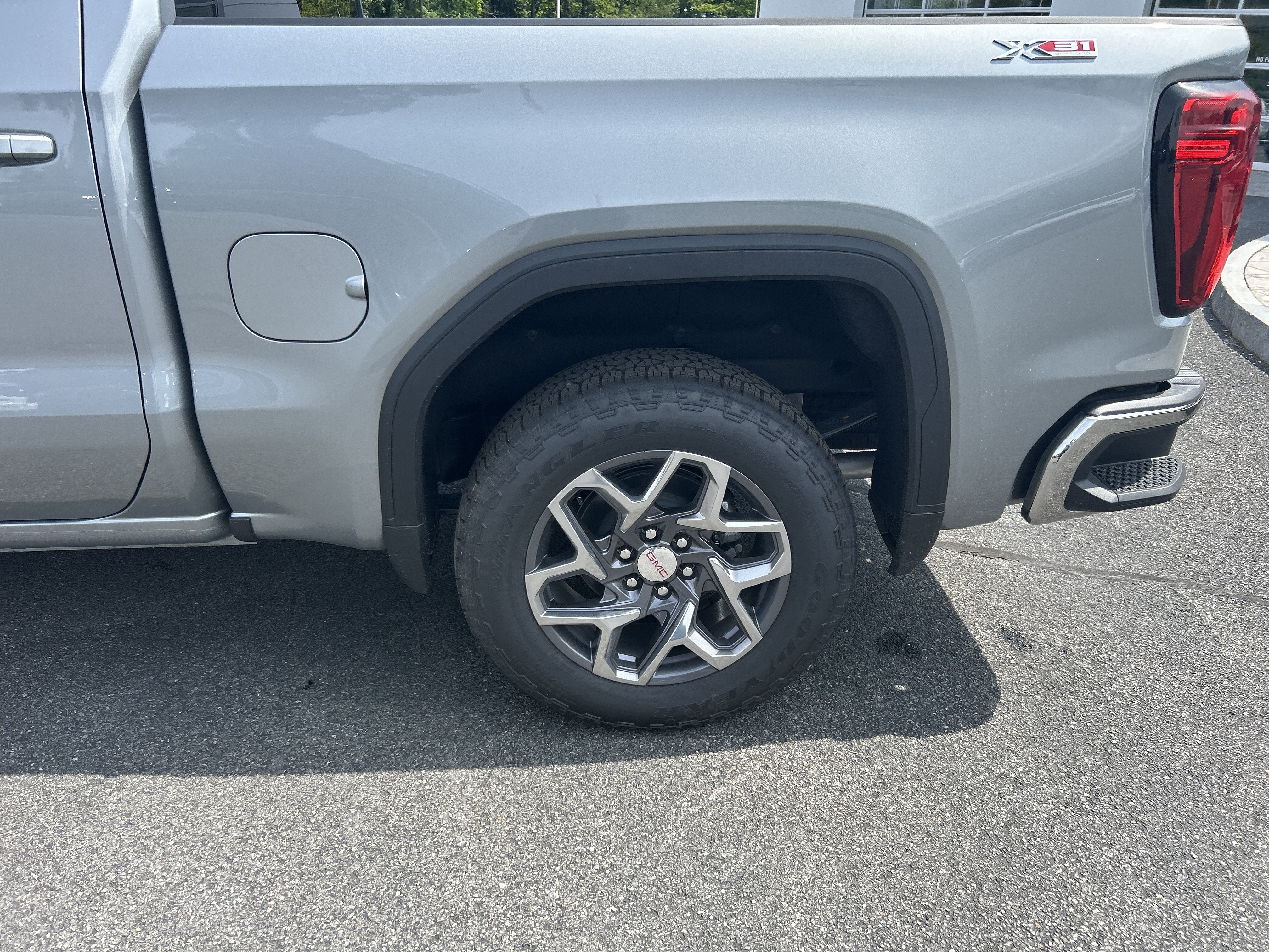 New 2026 GMC Sierra 1500 SLE AWD/4WD image 6