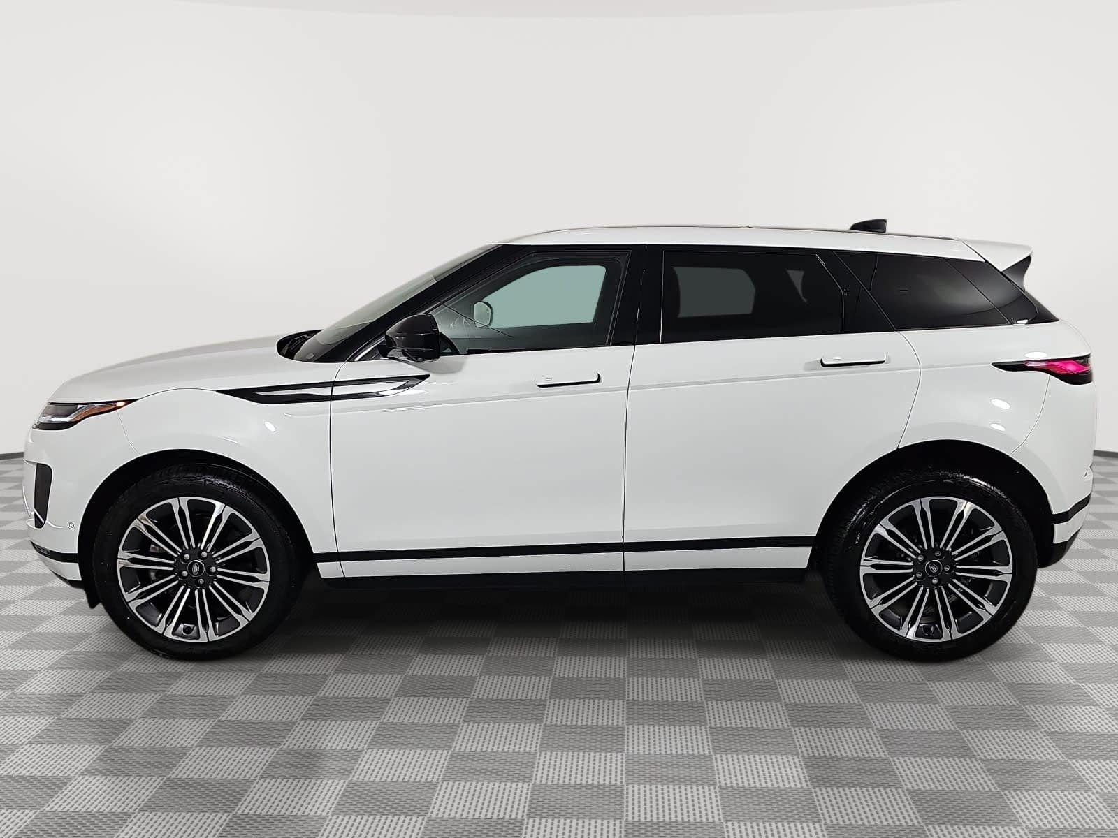 Used 2024 Land Rover Range Rover Evoque S AWD/4WD image 5