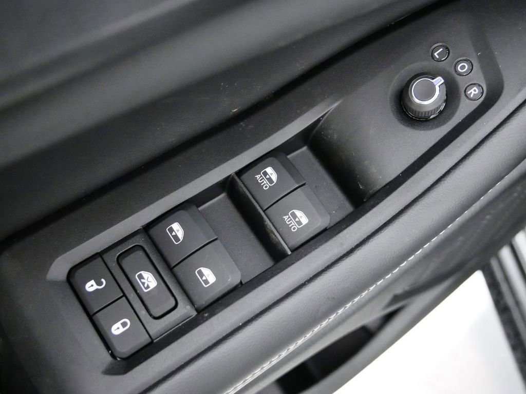 New 2025 Jeep Grand Cherokee L Altitude AWD/4WD image 32