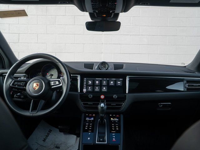 Certified 2025 Porsche Macan S image 21
