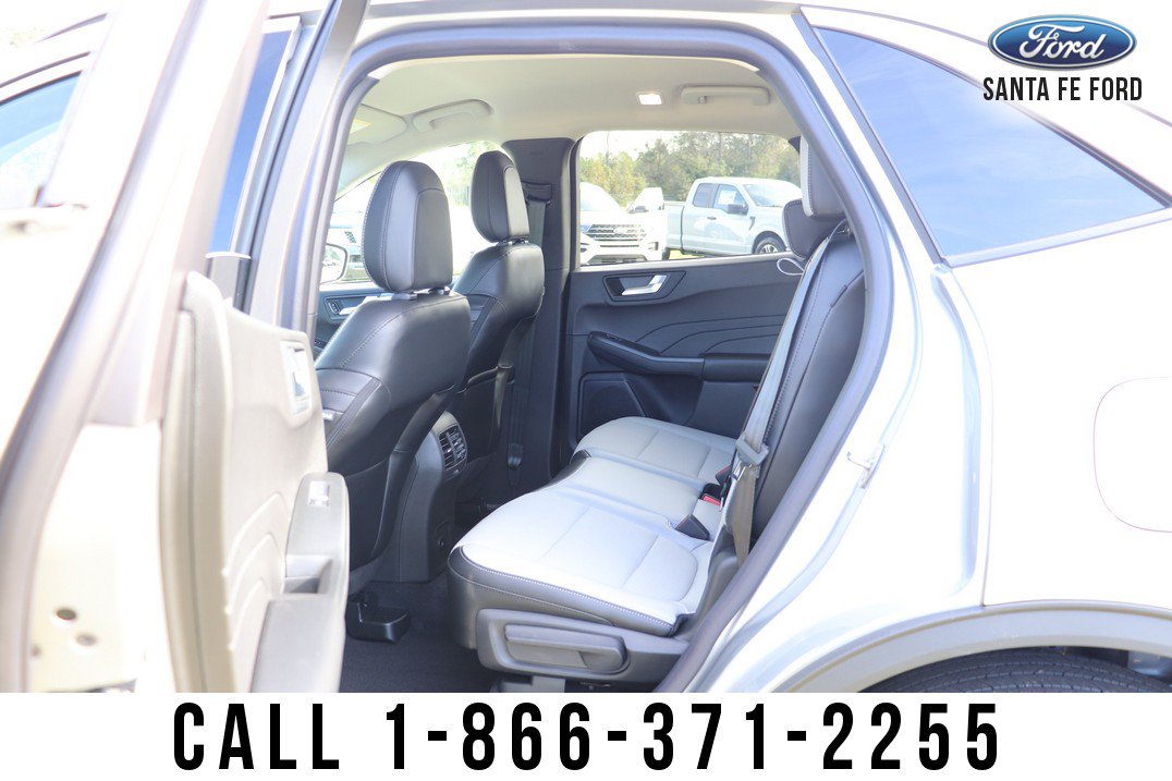 New 2023 Ford Escape SE image 38