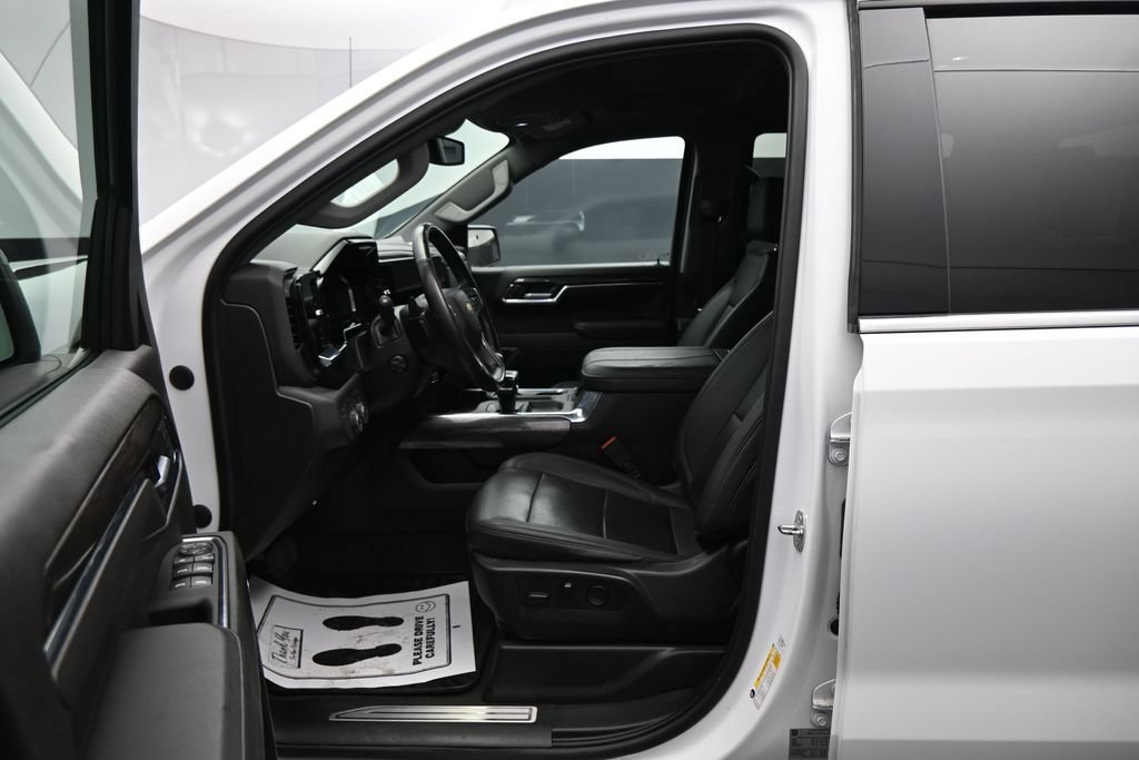 Used 2023 Chevrolet Silverado 1500 LTZ AWD/4WD image 10