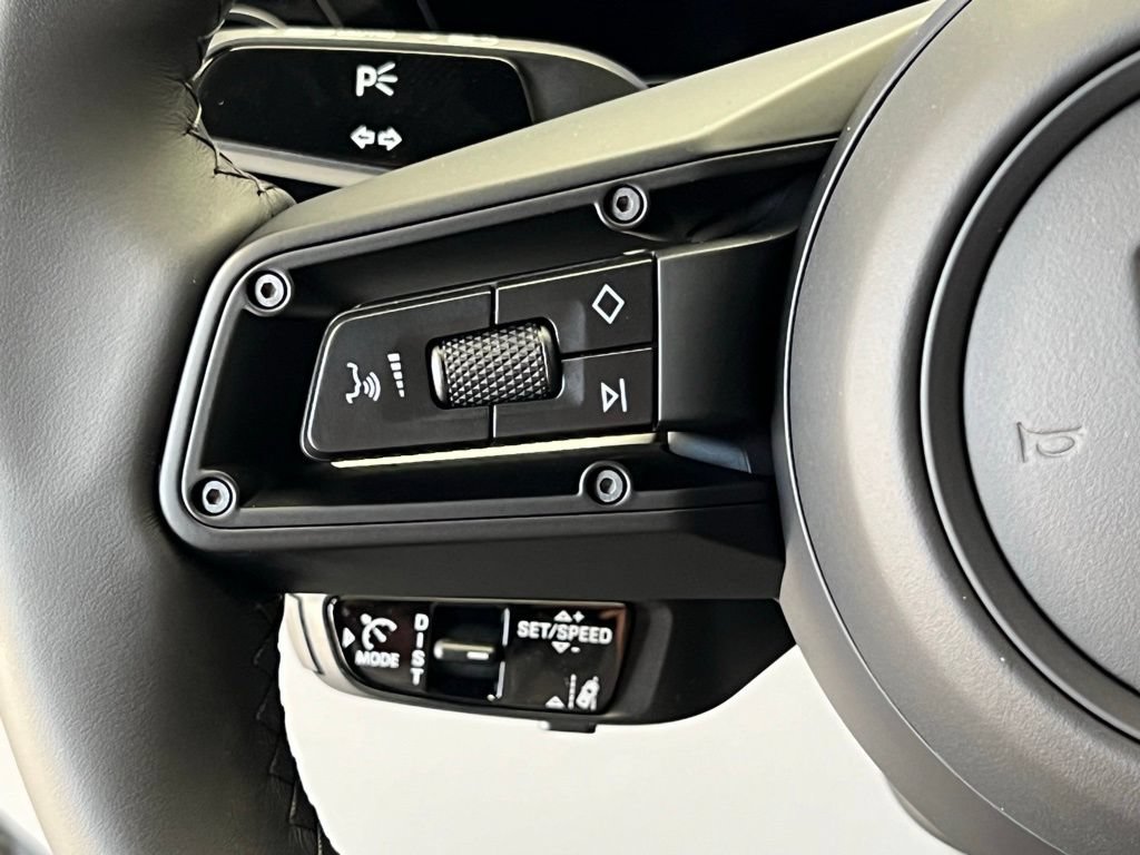 New 2026 Porsche Macan 4 Electric AWD/4WD image 8