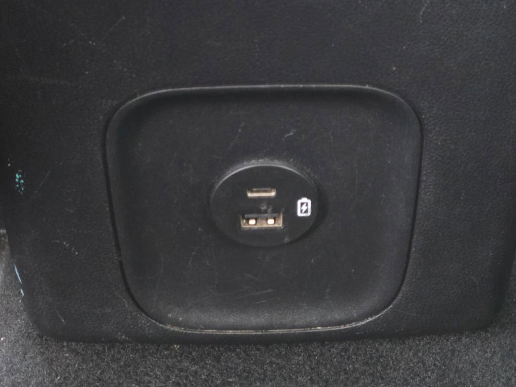 Used 2021 Ford Escape Titanium image 27