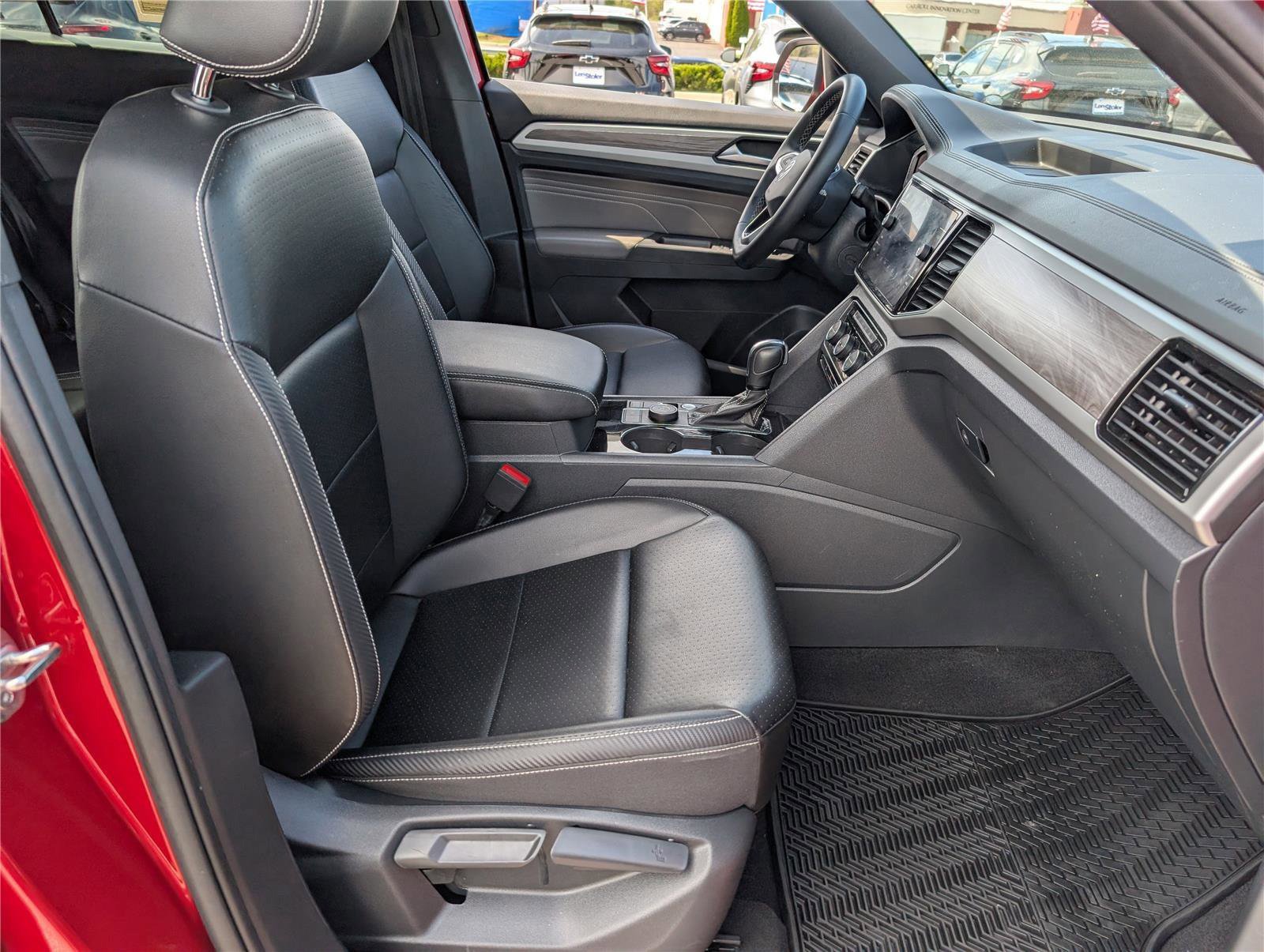 Used 2022 Volkswagen Atlas Cross Sport SE AWD/4WD image 11