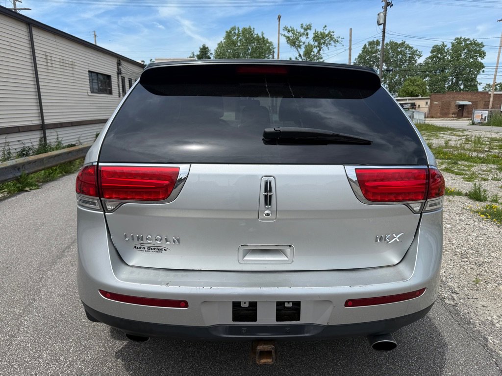 Used 2012 Lincoln MKX AWD image 4