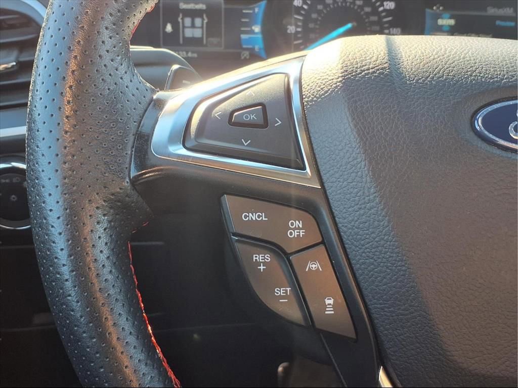Used 2024 Ford Edge ST-Line w/ Class II Trailer Tow Package AWD/4WD image 12