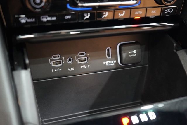 Used 2025 Jeep Grand Cherokee Summit w/ Obsidian Package image 27