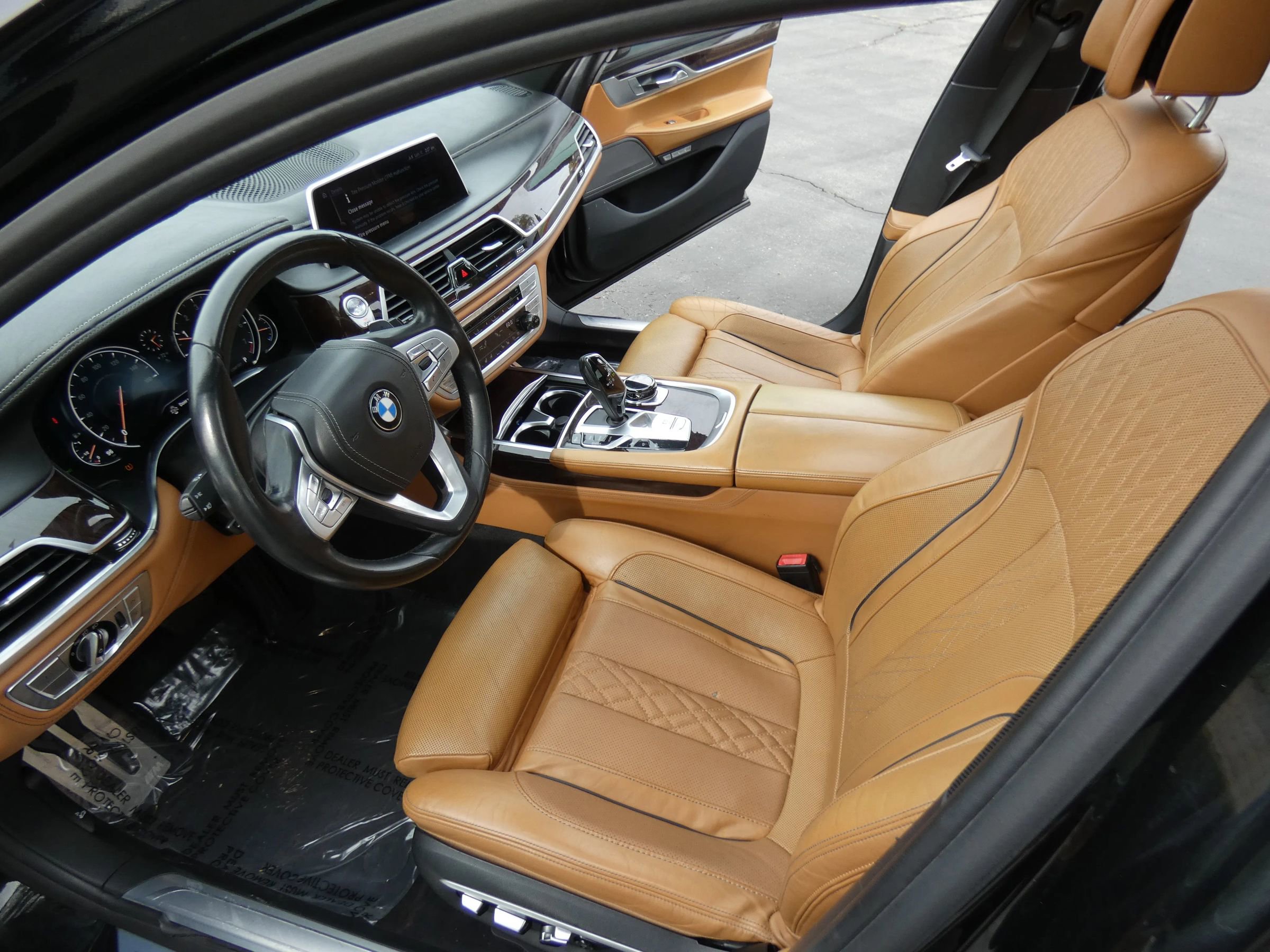 Used 2016 BMW 750i xDrive image 34