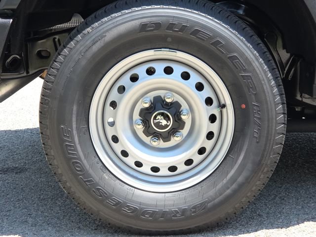 New 2025 Ford Bronco 4-Door image 9