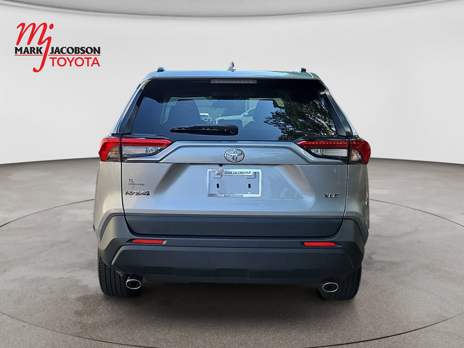 Used 2025 Toyota RAV4 XLE FWD image 11