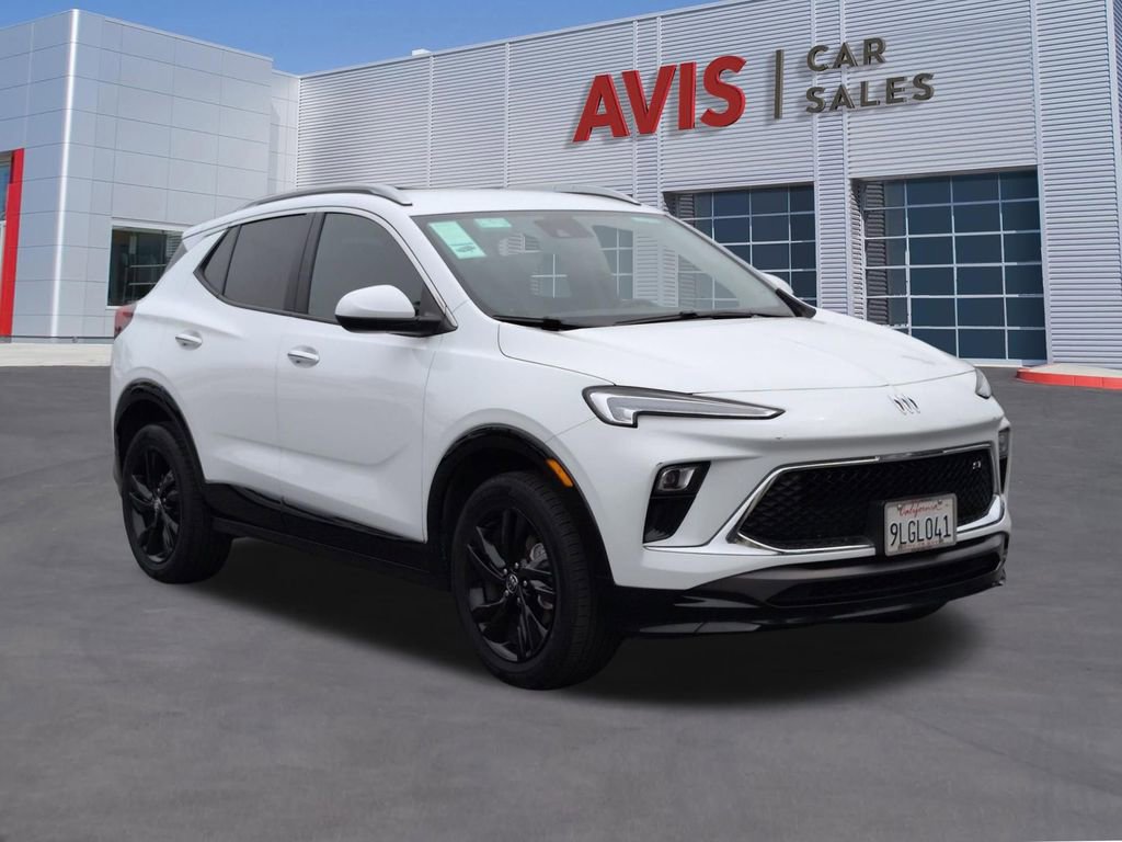 Used 2024 Buick Encore GX Sport Touring image 3