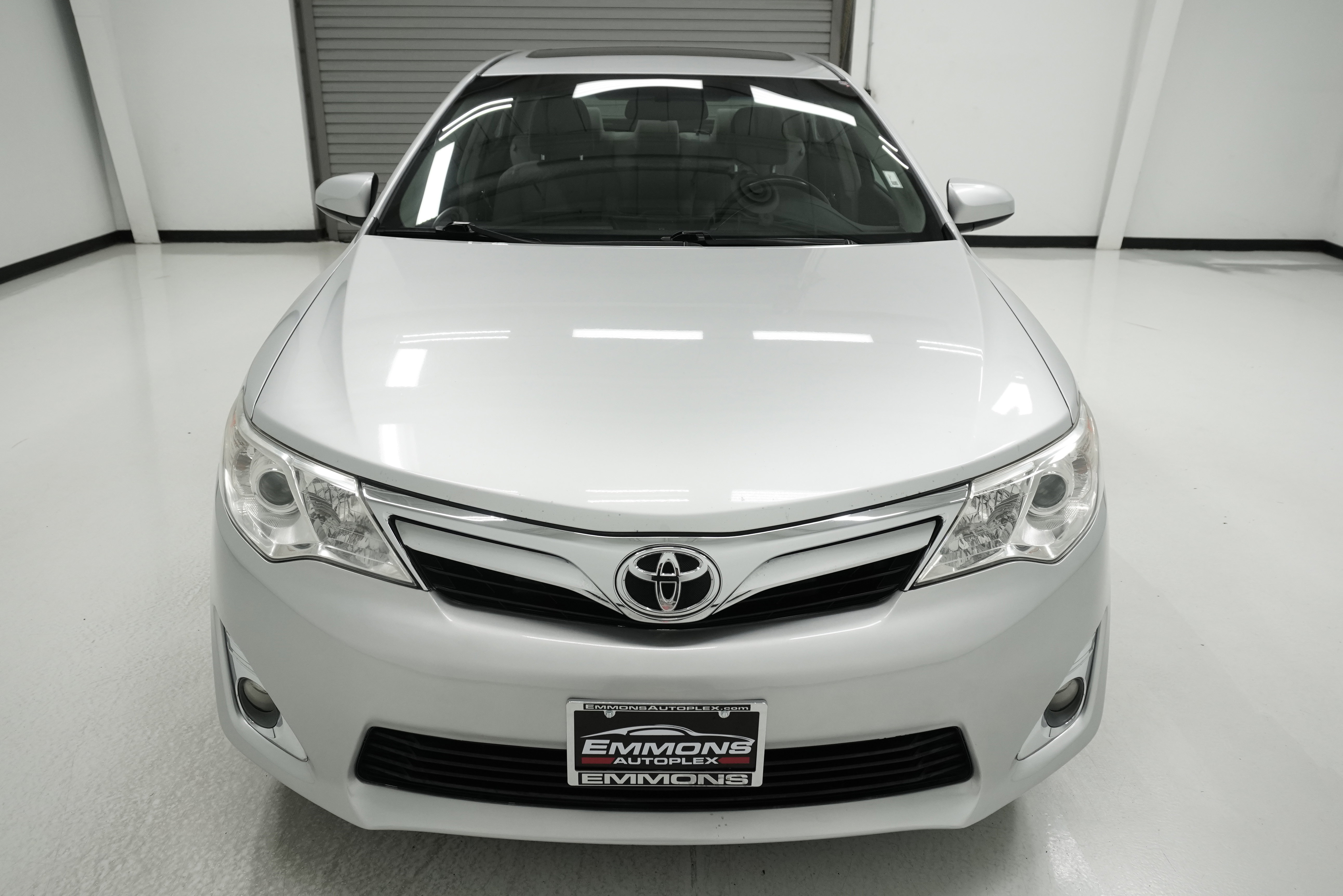 Used 2014 Toyota Camry XLE FWD image 2