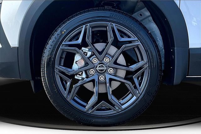 New 2026 Nissan Kicks SR FWD image 12