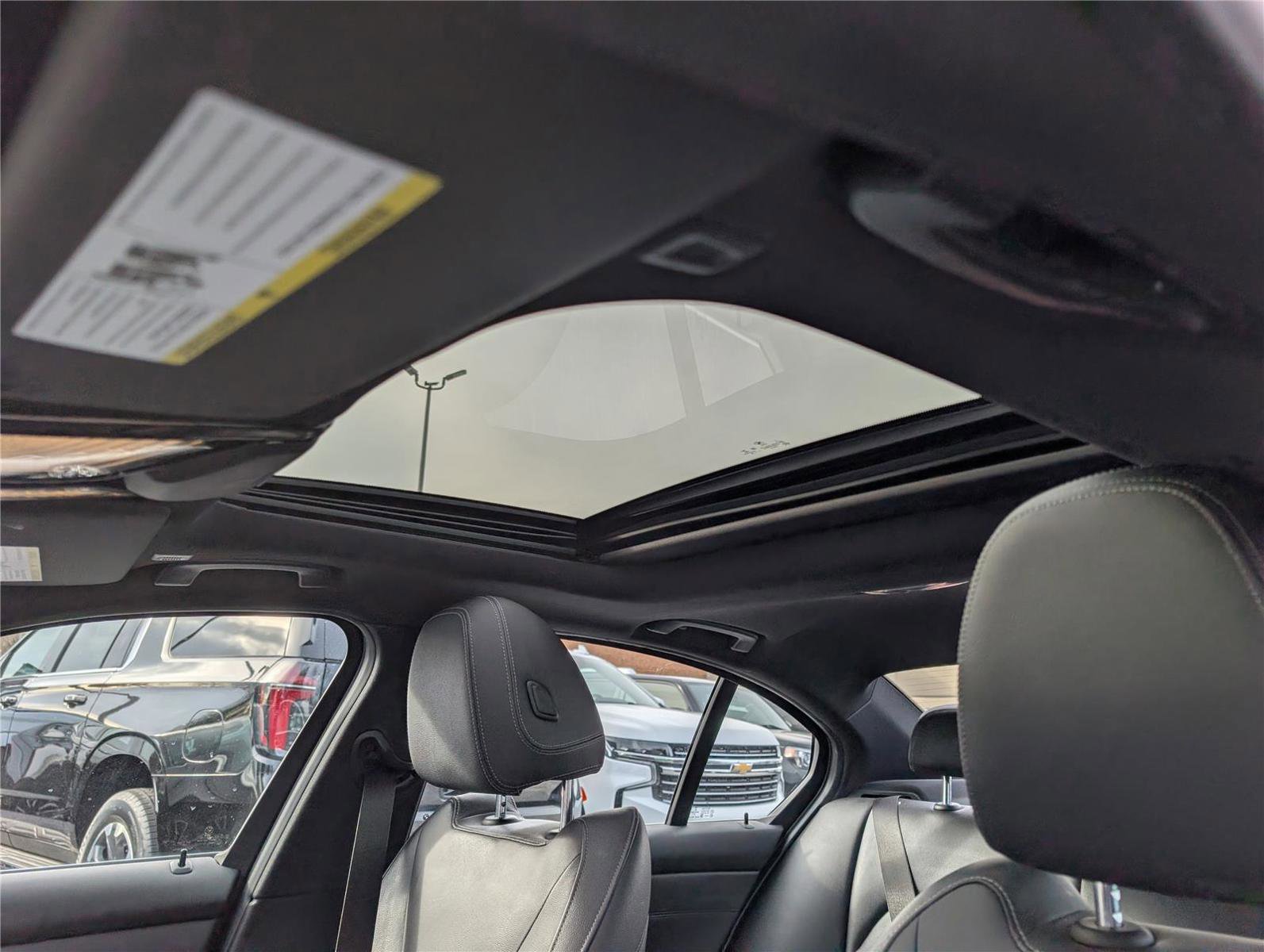 Used 2020 BMW 330i 330i w/ Premium Package image 32