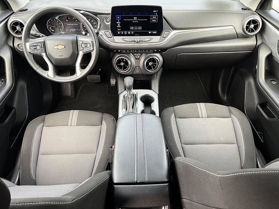 Used 2025 Chevrolet Blazer LT FWD image 18