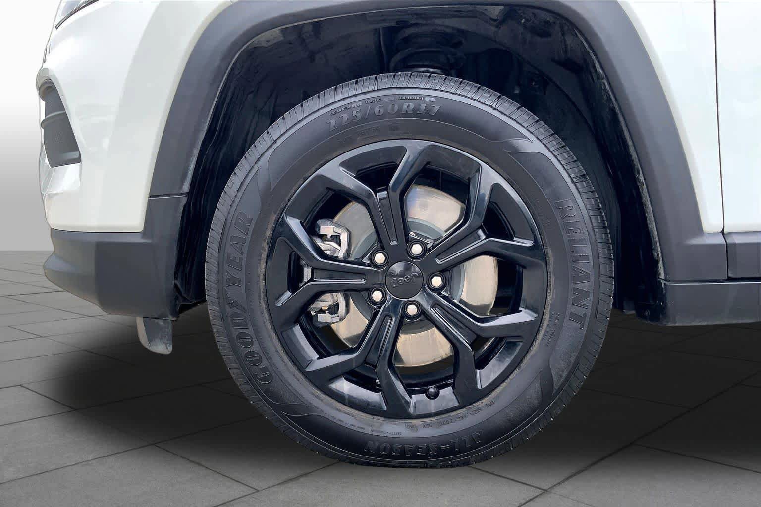 Used 2024 Jeep Compass Sport AWD/4WD image 10