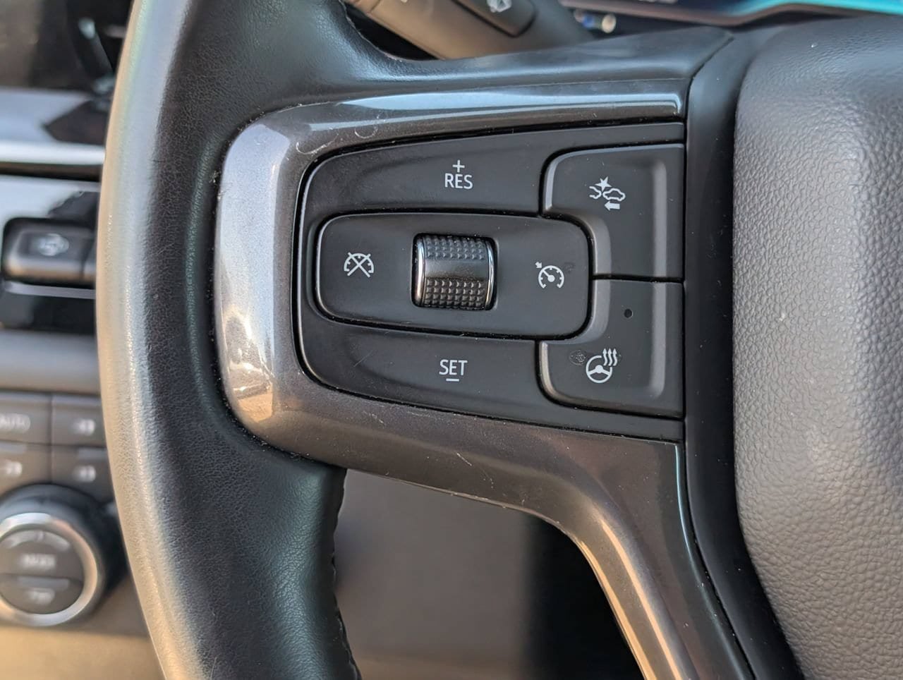Used 2025 Chevrolet Silverado 2500 ZR2 w/ Technology Package AWD/4WD image 21
