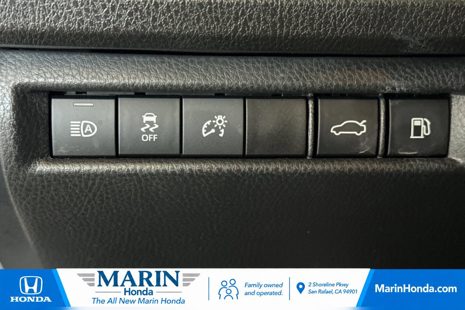 Used 2025 Toyota Camry LE FWD image 31