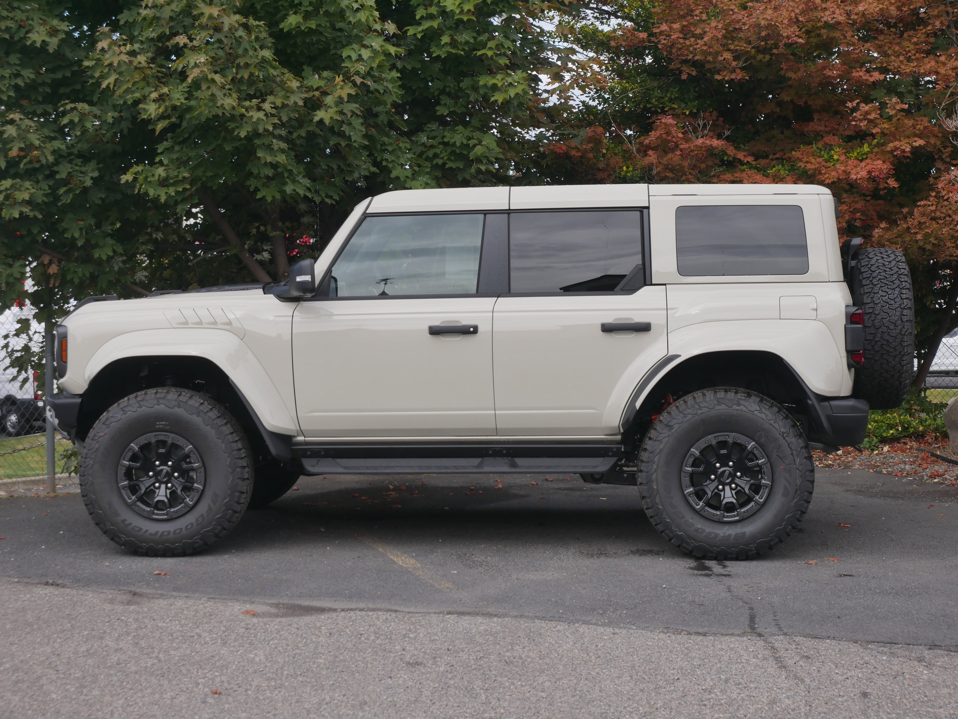 New 2025 Ford Bronco Raptor w/ Interior Carbon Fiber Pack image 23