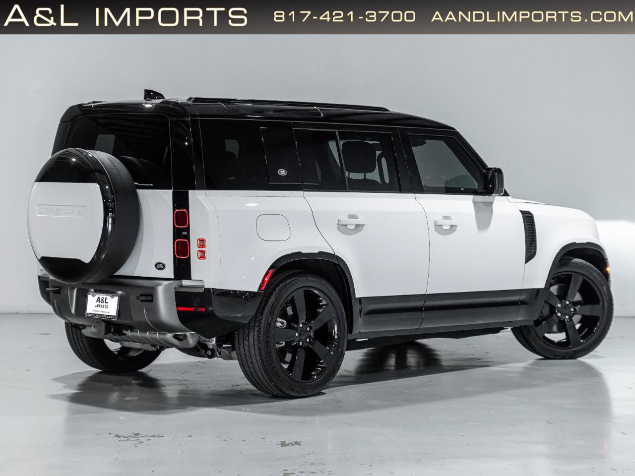 Used 2023 Land Rover Defender 110 X-Dynamic SE AWD/4WD image 3