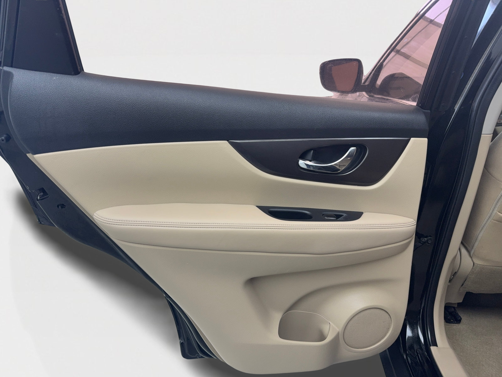 Used 2015 Nissan Rogue S FWD image 47