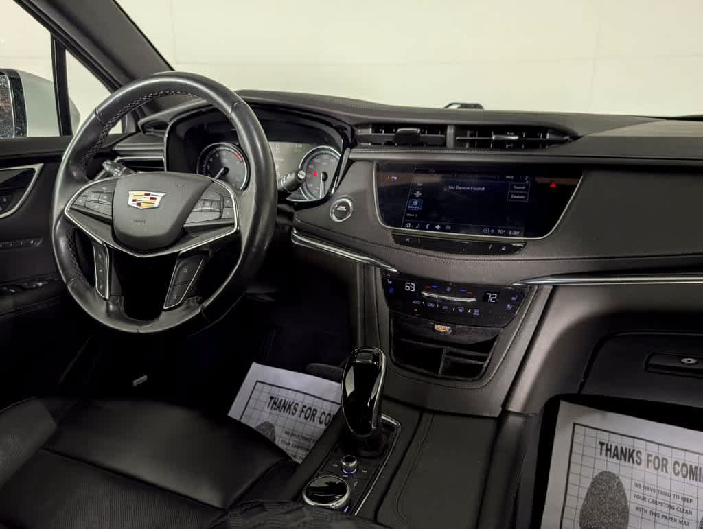 Used 2022 Cadillac XT5 Premium Luxury w/ Technology Package FWD image 21
