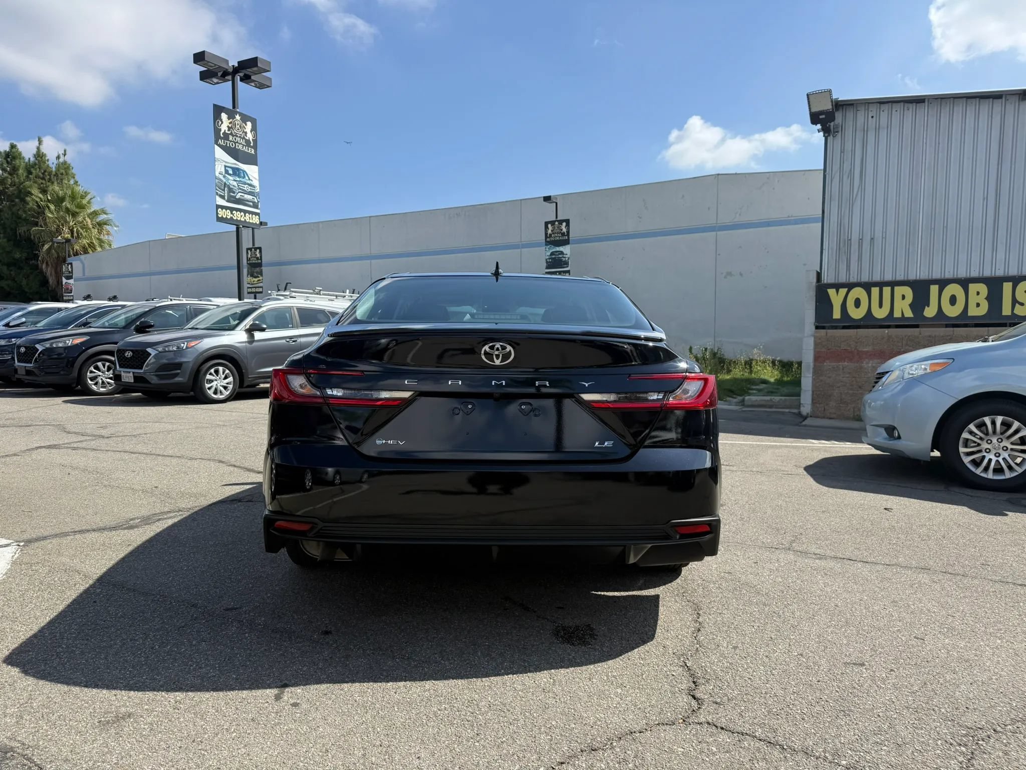 Used 2025 Toyota Camry LE FWD image 4