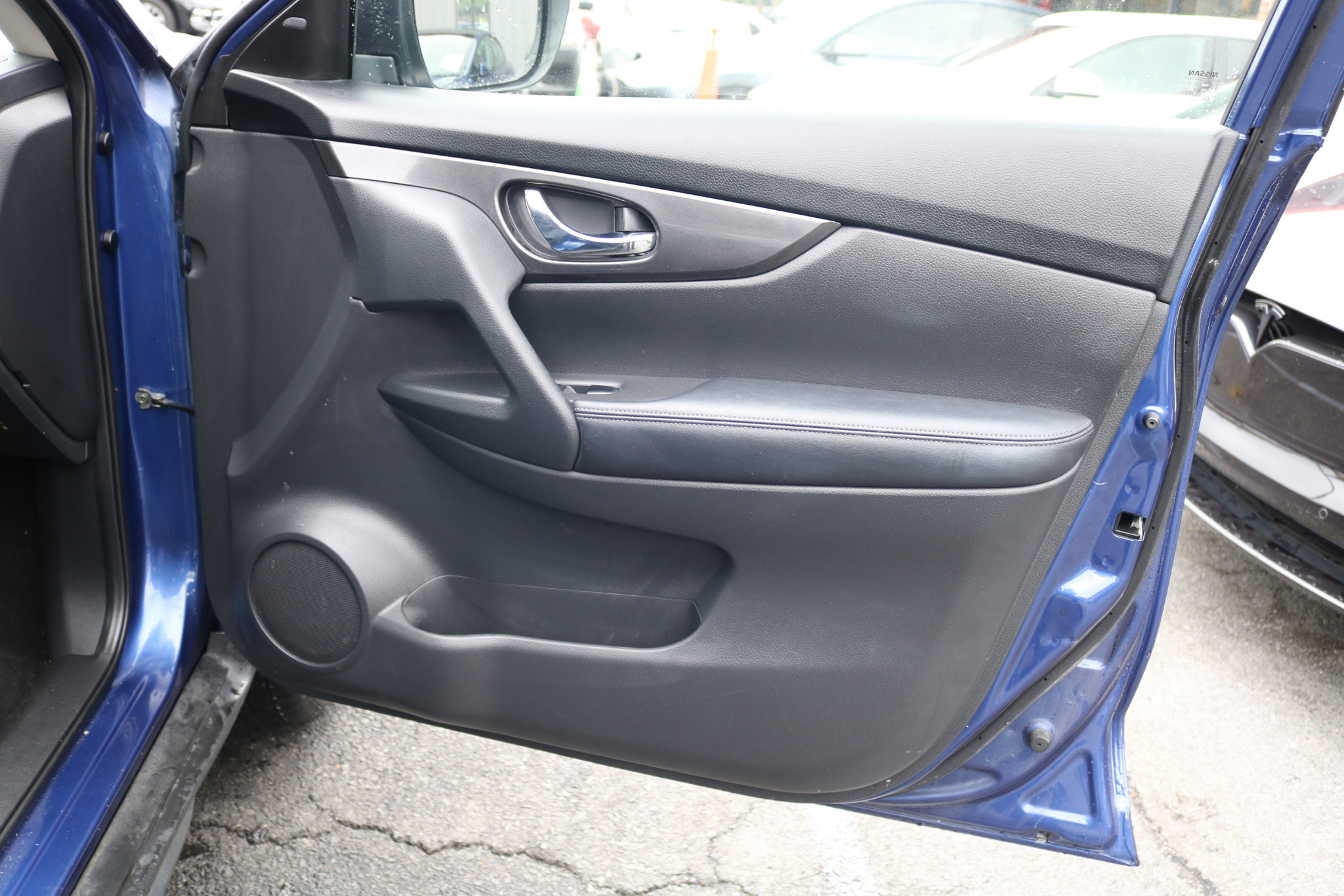 Used 2019 Nissan Rogue SV image 41