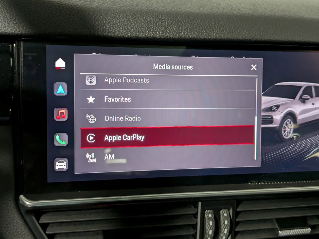 Used 2022 Porsche Cayenne Platinum Edition image 36