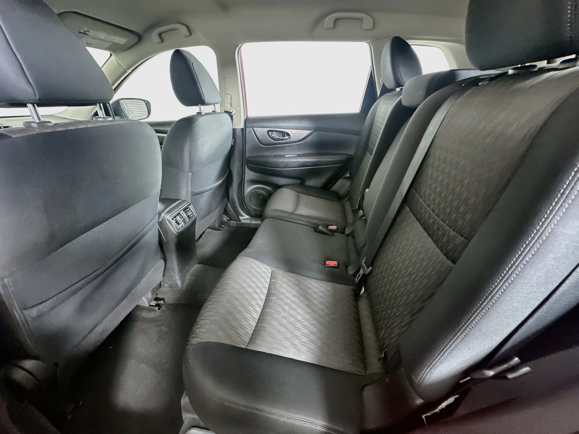Used 2017 Nissan Rogue S FWD image 26