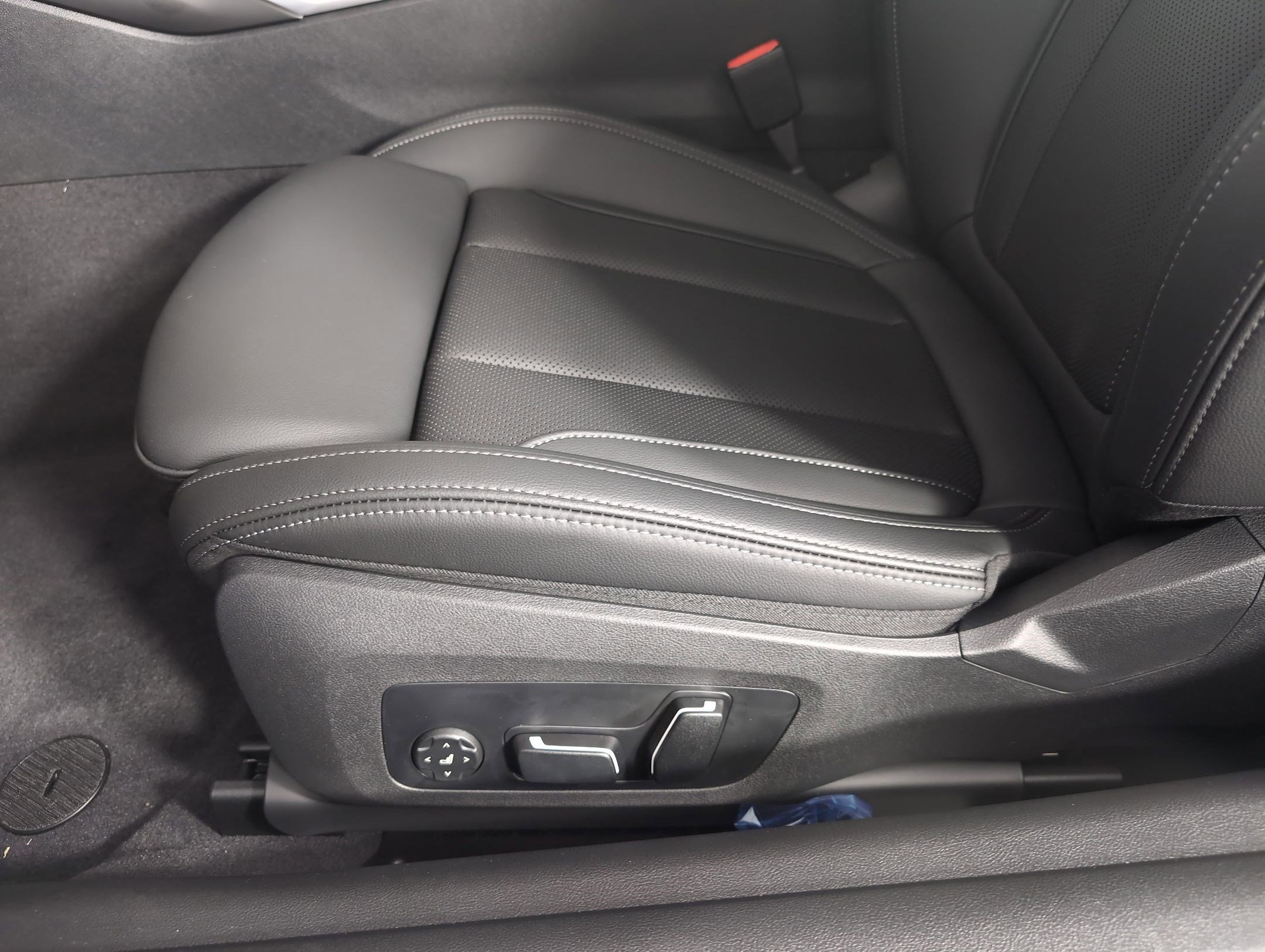 Used 2026 BMW 430i Coupe w/ Parking Assistance Package image 11