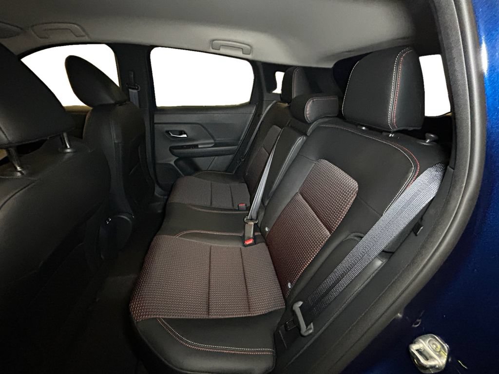 New 2026 Nissan Kicks SR w/ Cold Weather Package AWD/4WD image 14