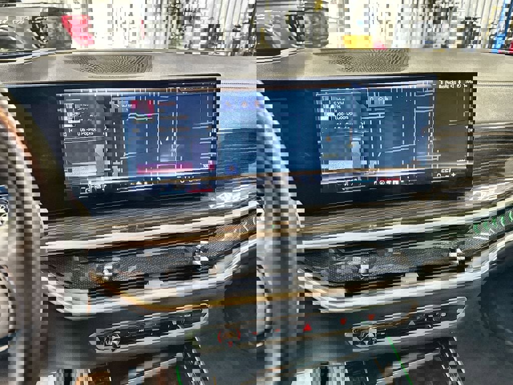 Used 2025 BMW X5 xDrive50e image 19