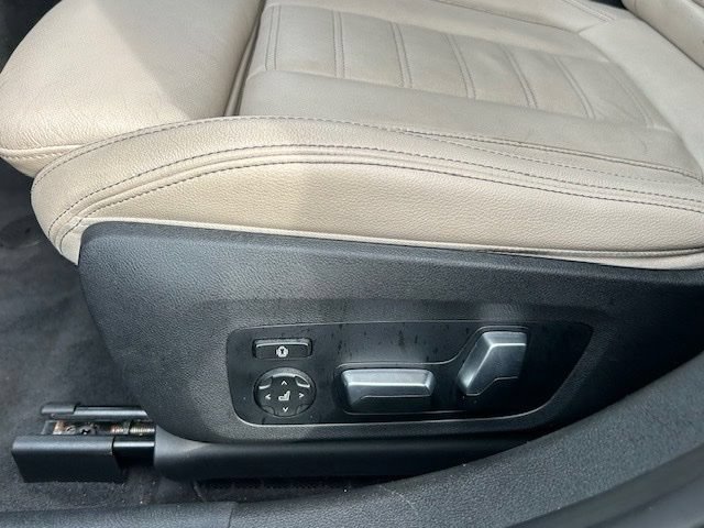 Used 2019 BMW 330i xDrive Sedan w/ Premium Package AWD/4WD image 17