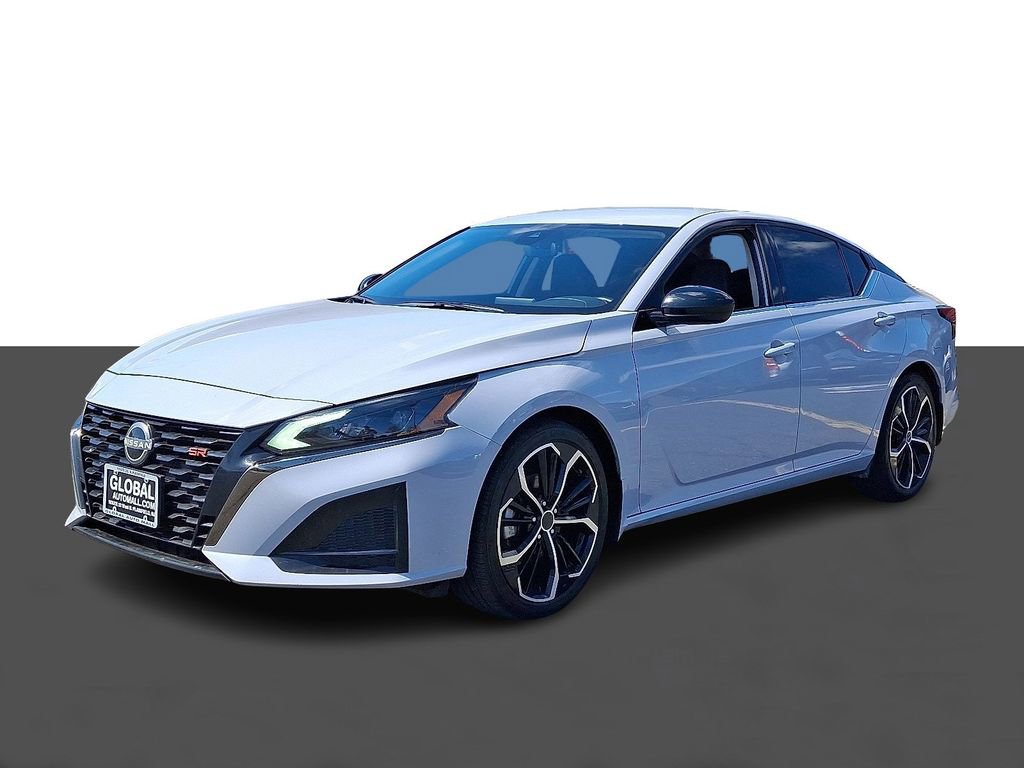 Used 2025 Nissan Altima 2.5 SR image 3