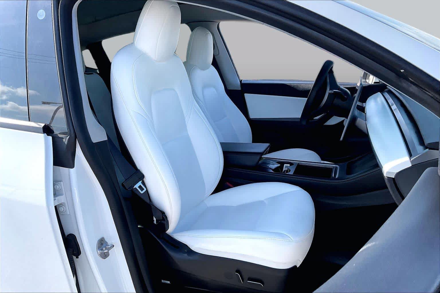 Used 2022 Tesla Model Y Long Range AWD/4WD image 9