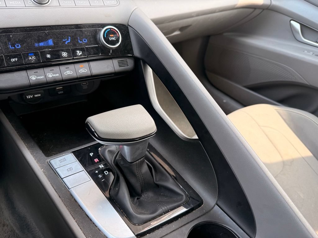 Used 2024 Hyundai Elantra SEL FWD image 9